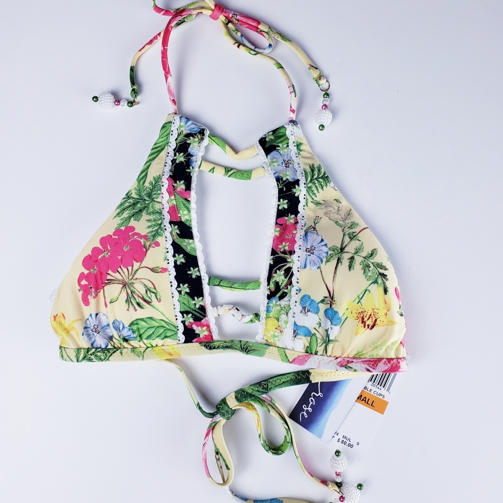 NWT! Isabella Rose Sweet Surrender Bikini Top